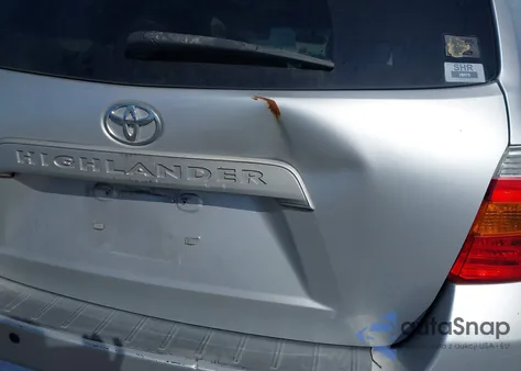 2010 Toyota Highlander Base V6 z USA, uszkodzony, nr VIN 5TDZK3EH6AS021368